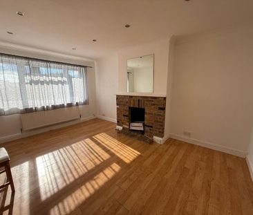 2 bedroom maisonette to rent - Photo 2