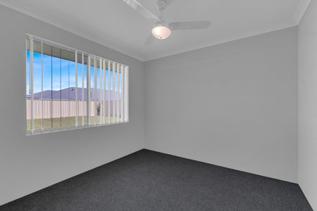 Four Bedroom Home in Dawesville - Photo 4