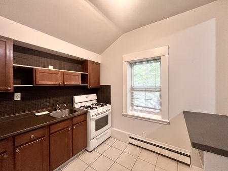 For Lease - 1 Waverley Place Unit# 3, London East, Ontario - Photo 3