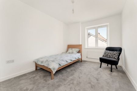 Aster Way, Cambridge £1,600 pcm ⓘ The monthly or weekly payment required by the landlord. Read our glossary page , 2 bedrooms, apartment, to let * Tenant info - Photo 5
