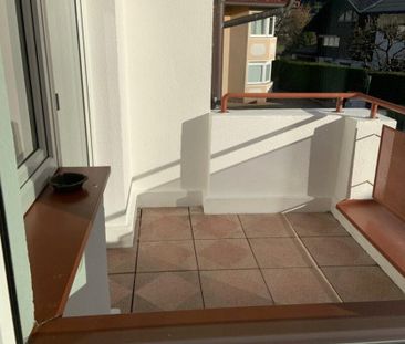 RUHIGE ZWEIZIMMERWOHNUNG MIT BALKON UND AUTOABSTELLPLATZ - Foto 2