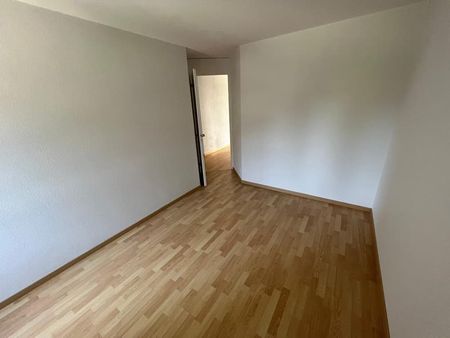 "Sonnige 4-Zimmer-Wohnung in der steuergünstigen Gemeinde Hergiswil NW" - Foto 5