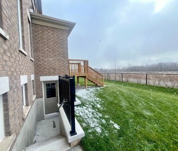 For Lease - 3194 Crystal Drive, Oakville, Ontario - Photo 3