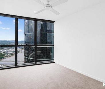 1 BEDROOM PLUS MULTI-PURPOSE ROOM ON 37TH FLOOR WITH RIVER VIEWS - Photo 4