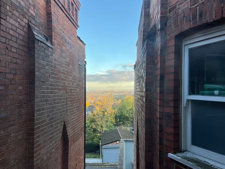 2 Bed Maisonette, Muswell Hill Broadway, N10 - Photo 3