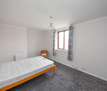 2 bedroom end of terrace house to rent - Photo 5