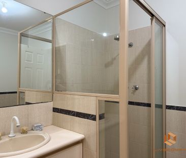 Victoria Park - Photo 3