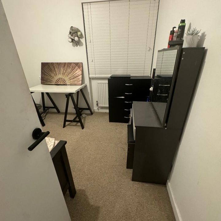 Room in a Shared House, The Priory, CR0 - Photo 1