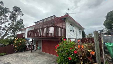 Spacious Three Bedroom Property in Te Atatu - Photo 2