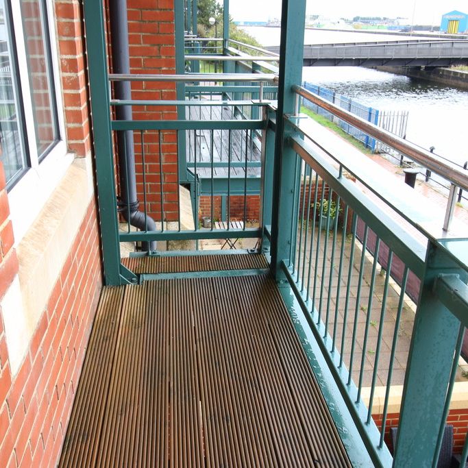 Adventurers Quay, CF10 4NR, Cardiff Bay - Photo 1