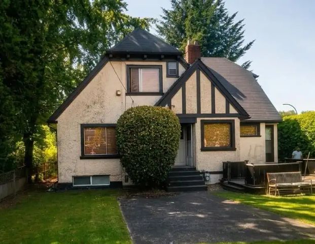 16th ARBUTUS STREET — 9 Bedroom - Photo 1
