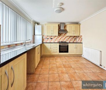 3 bedroom terraced house to rent - Photo 3