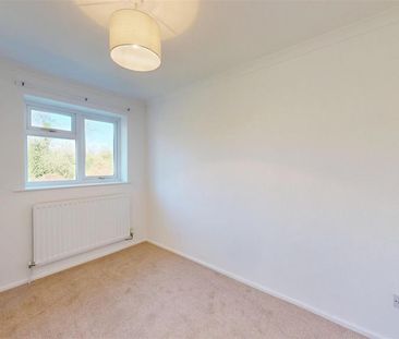 2 bedroom semi-detached house to rent - Photo 2
