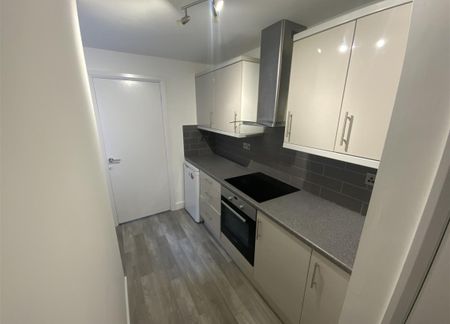 1 bedroom flat - ground floor to rent - Photo 2