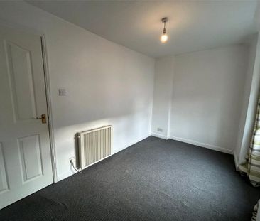 3 bedroom detached house to rent - Photo 2
