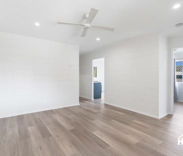 RENOVATED TWO BEDROOM HALF-DUPLEX IN QUIET CLOSE - Photo 2