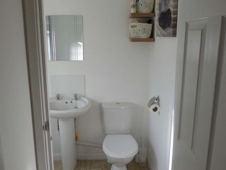 Ann Street Room 3 - Photo 5