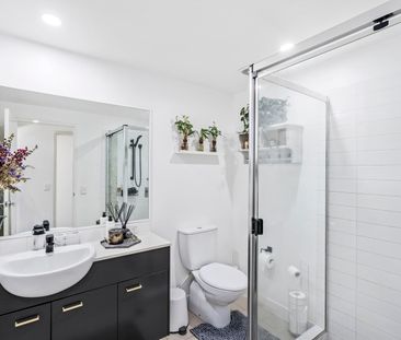 DON'T MISS OUT ON THIS BEAUTIFUL UNIT!! - Photo 2