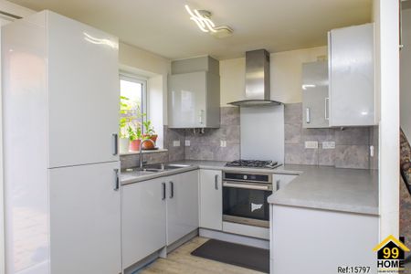 3 bed Semi-detached in Over court Gardens , Patchway, Bristol, BS34 5UW - Photo 4