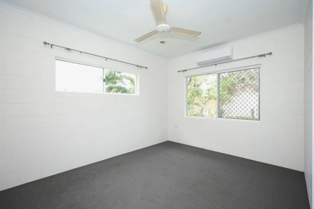 3 Bedroom Fully Airconditioned - Large Garden Shed - Side Access - Photo 5