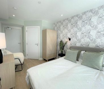 1 bedroom in a house share to rent - Photo 2