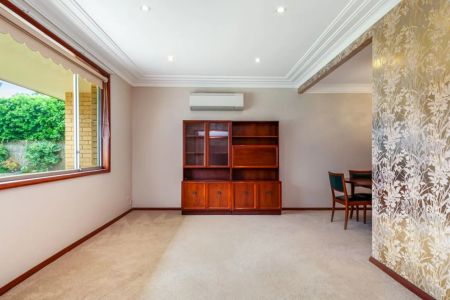 Family Home with Expansive Level Lawn - Photo 4