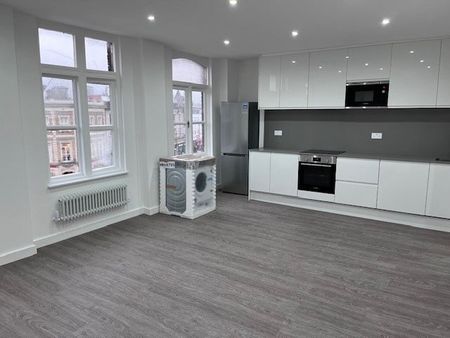 Studio Flat, Camden High Street, NW1 - Photo 2