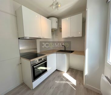 Location Appartement 1 pièce 27m² SOLLIES VILLE 83210 - Photo 3