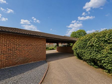 2 Bedroom Maisonette - Upper To Let - Photo 5