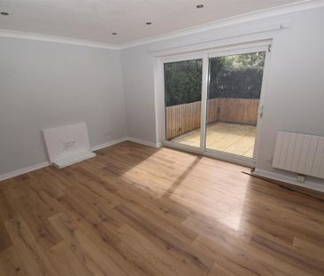 2 bedroom private hall to rent - Photo 2