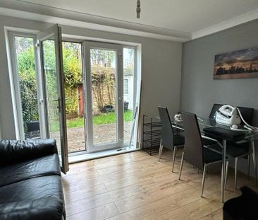 4 bedroom House in Bucklebury, Bracknell - Photo 6