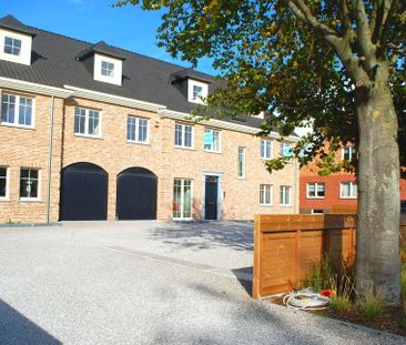 Recent 2 slpk appartement met terras en carport - Photo 1