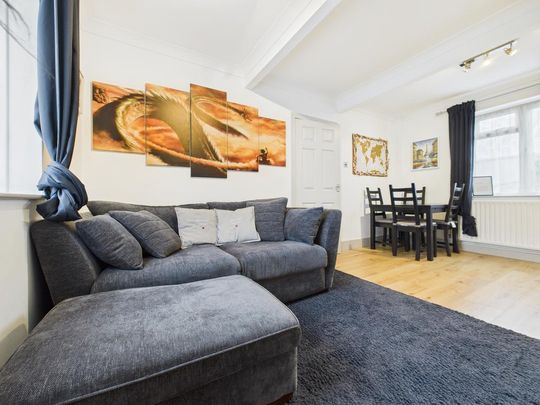 3 bedroom semi-detached house to rent - Photo 1