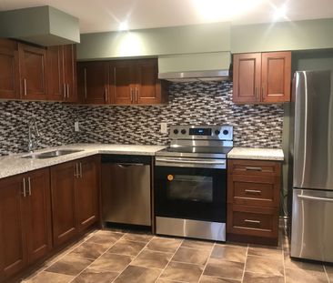 For Lease - 926 Flagship Drive, Mississauga, Ontario - Photo 5