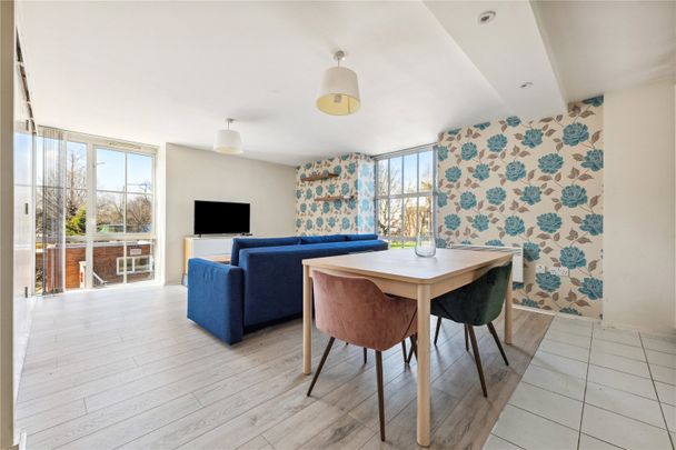 Bazalgette Court, London, W6, London - Photo 1