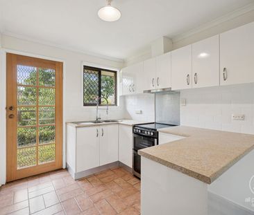 Charming 2-Bedroom, 1-Bathroom Unit in Loganlea - Photo 1