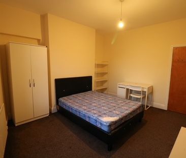 6 Bedroom Terraced To Rent in Lenton - Photo 5