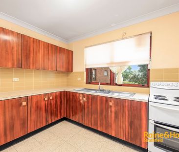 SPACIOUS 2 BEDROOM UNIT WITH BALCONY AND L.U.G - Photo 2