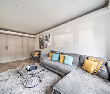 Lovelace Drive, Woking, Surrey, GU22 - Photo 4