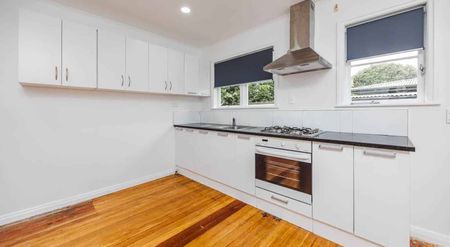 Centrally Located in Desirable New Windsor! - Photo 2