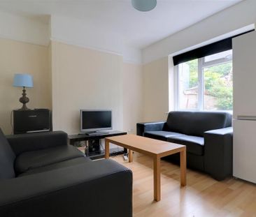 5 bedroom end of terrace house to rent - Photo 1