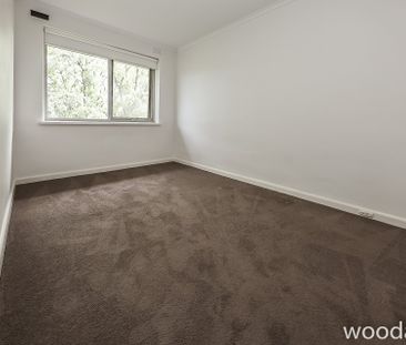 Spacious 2-bedroom apartment in prime location - Photo 4