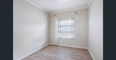 So Close To The Beach! - Photo 3