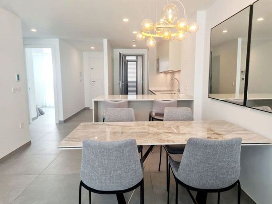 Alquiler de piso en Avenida del Gaviero - Photo 1