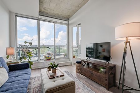 For Lease - 1238 Dundas Street Unit# 813, Toronto, Ontario - Photo 3