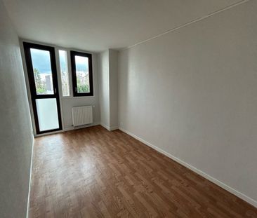 Location Appartement 4 pièces 80 m² La Châtre - Photo 2