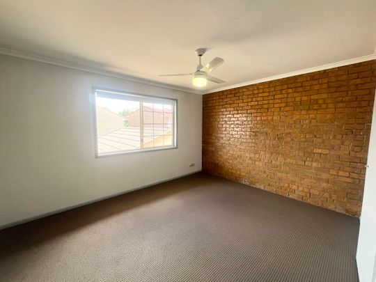 Newly Renovated 2 Bedroom Unit at Secured Complex with Sparkling Swimming Pool! - Photo 1