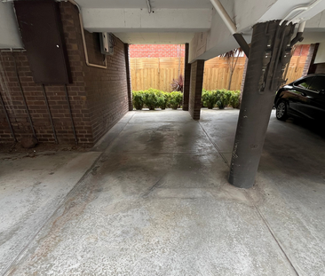 Unit 5, 13 Hartpury Avenue, Elwood, VIC - Photo 1