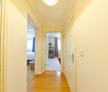 2 bedroom ground floor flat to rent - Photo 2