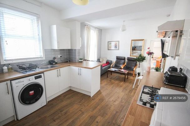 5 bedroom terraced house to rent - Photo 1